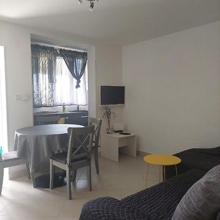 Apartman Katarina เซรส ภายนอก รูปภาพ
