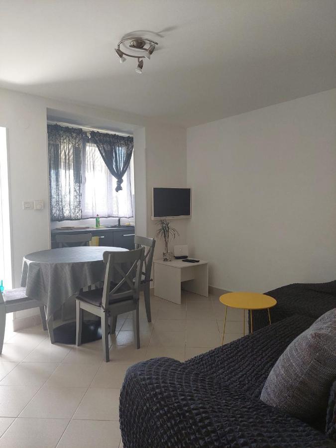 Apartman Katarina เซรส ภายนอก รูปภาพ